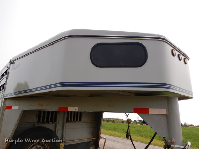 image for item DH6633 2001 Titan Classic livestock trailer