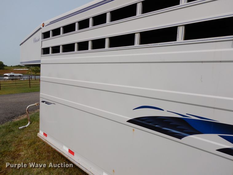 image for item DH6633 2001 Titan Classic livestock trailer