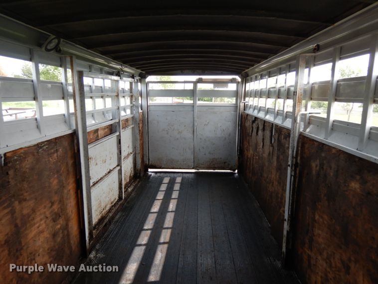 image for item DH6633 2001 Titan Classic livestock trailer