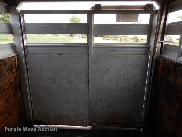 image for item DH6633 2001 Titan Classic livestock trailer