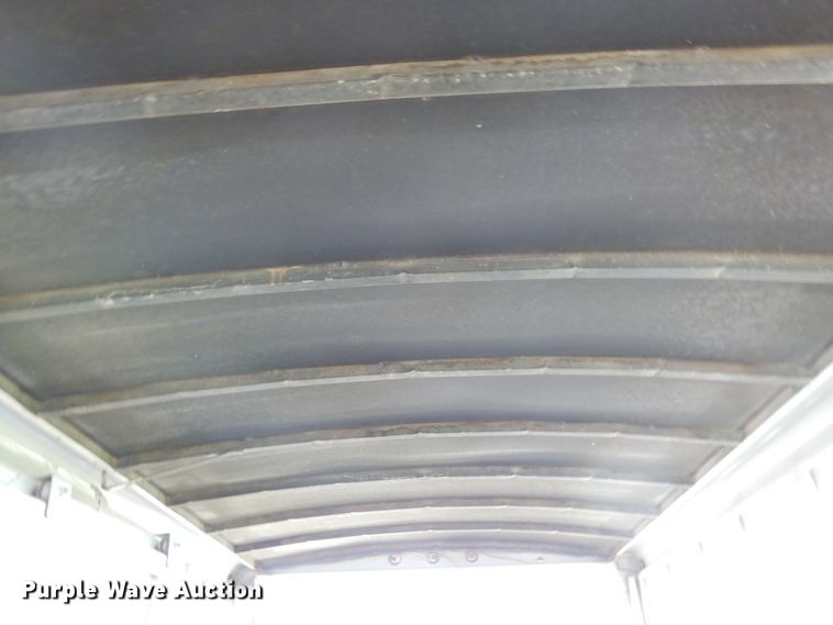 image for item DH6633 2001 Titan Classic livestock trailer