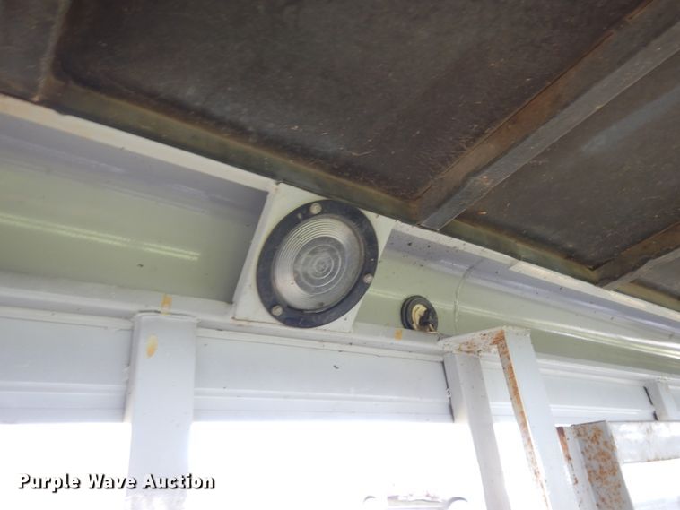 image for item DH6633 2001 Titan Classic livestock trailer