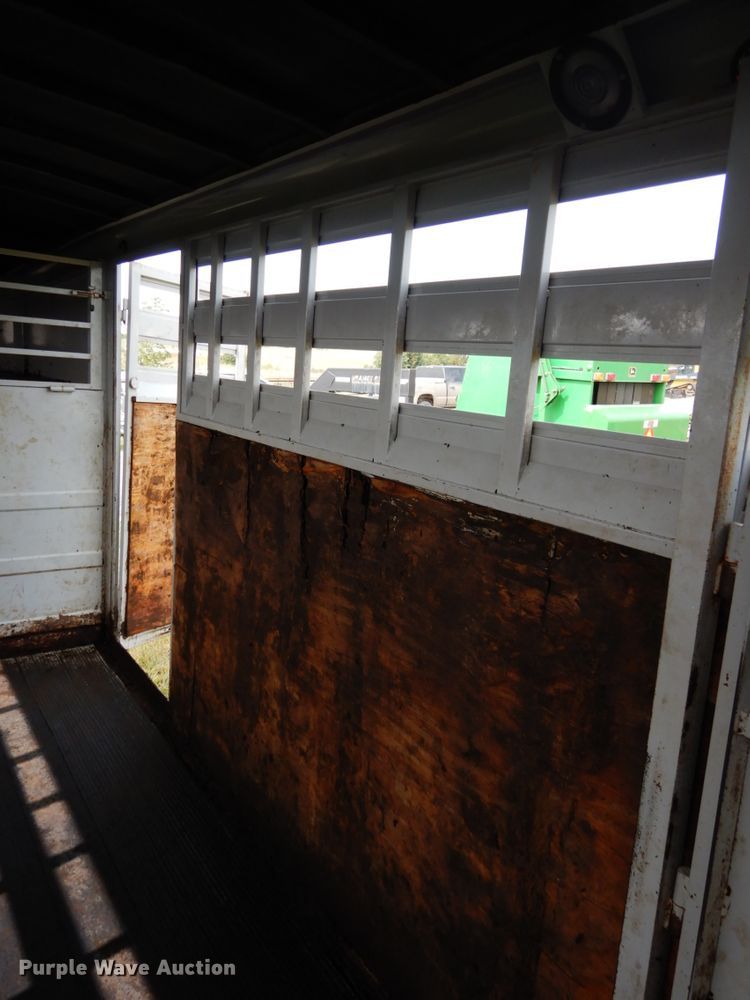 image for item DH6633 2001 Titan Classic livestock trailer