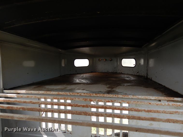 image for item DH6633 2001 Titan Classic livestock trailer