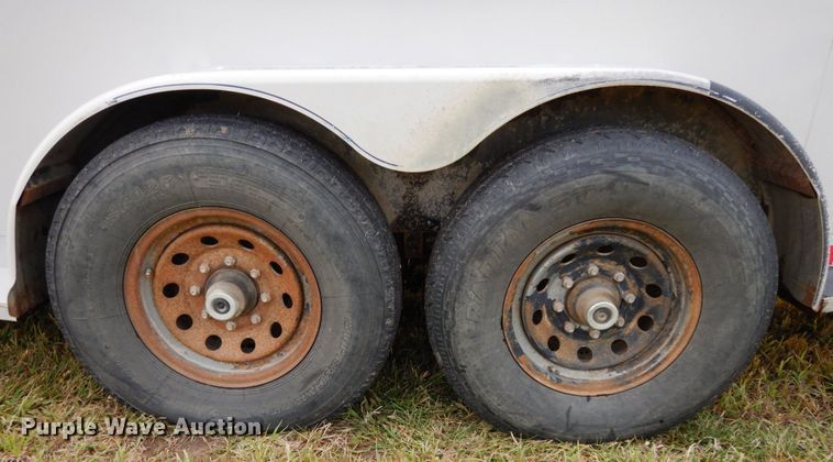 image for item DH6633 2001 Titan Classic livestock trailer