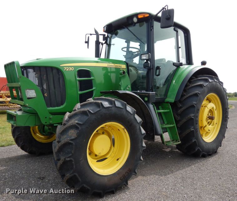image for item DH6634 2010 John Deere 7230  MFWD tractor