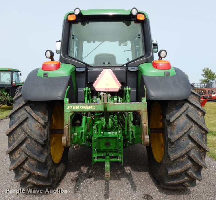 image for item DH6634 2010 John Deere 7230  MFWD tractor