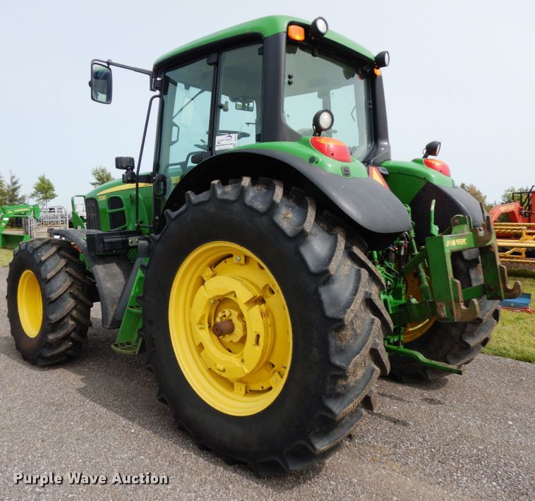 image for item DH6634 2010 John Deere 7230  MFWD tractor