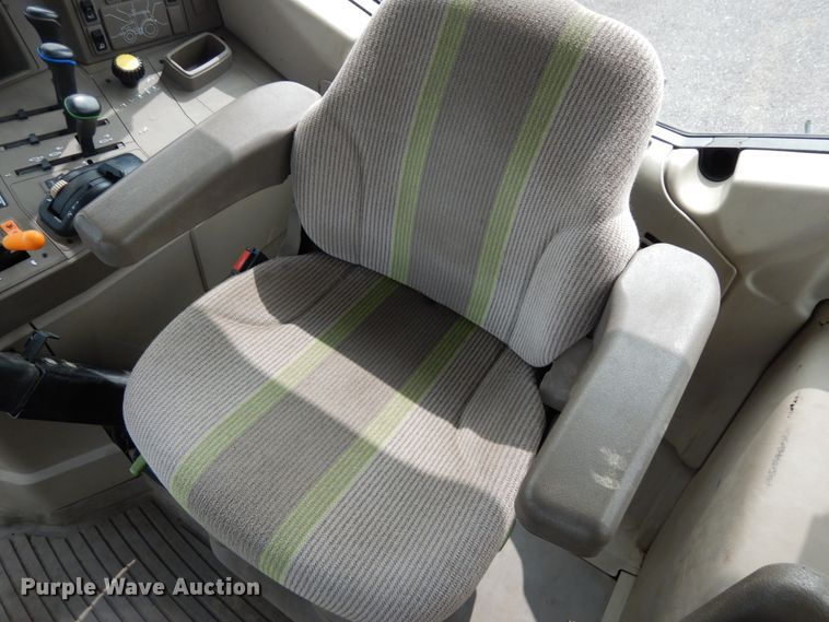 image for item DH6634 2010 John Deere 7230  MFWD tractor