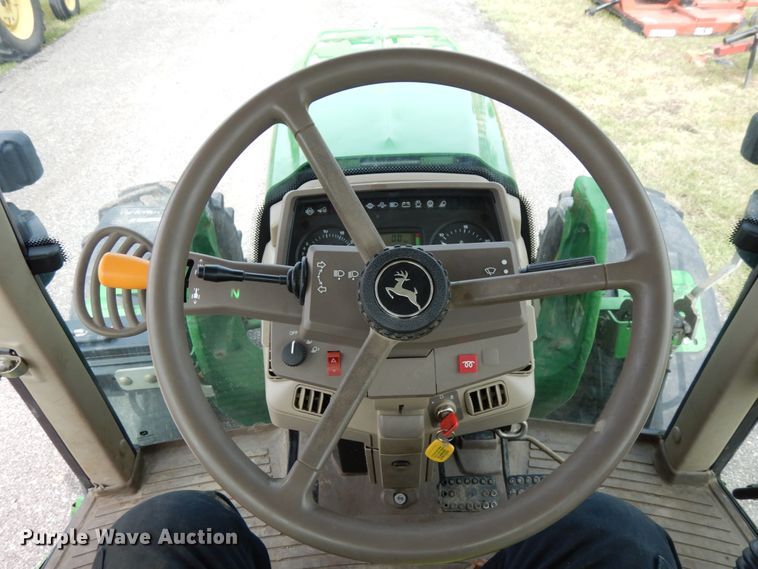 image for item DH6634 2010 John Deere 7230  MFWD tractor