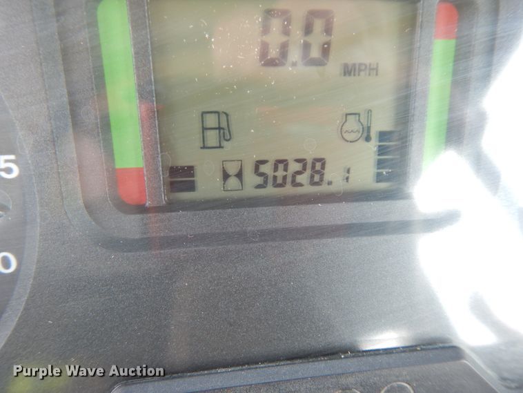 image for item DH6634 2010 John Deere 7230  MFWD tractor