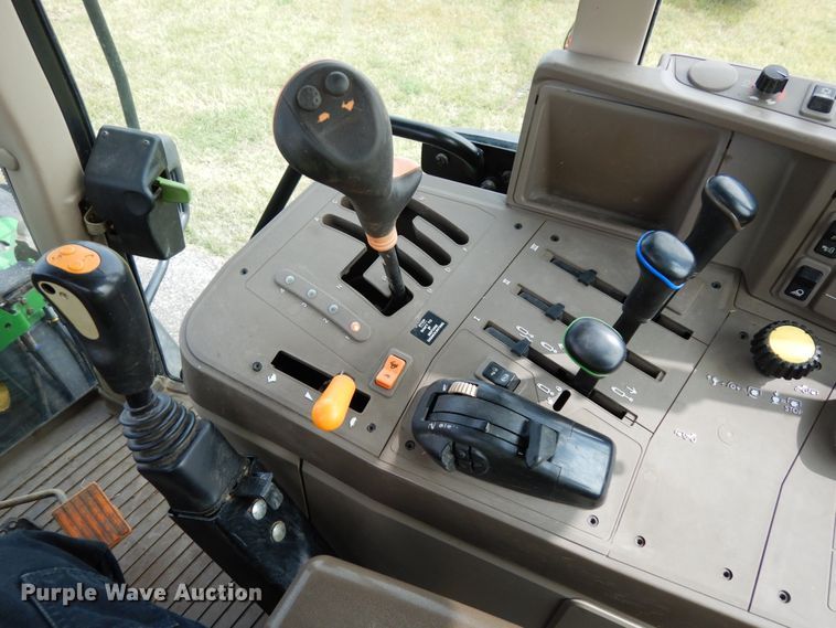 image for item DH6634 2010 John Deere 7230  MFWD tractor