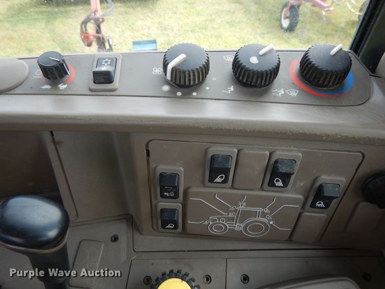 image for item DH6634 2010 John Deere 7230  MFWD tractor