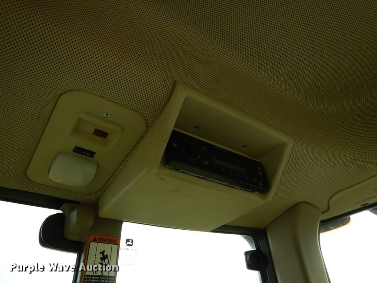 image for item DH6634 2010 John Deere 7230  MFWD tractor