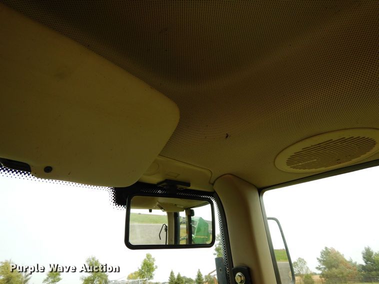 image for item DH6634 2010 John Deere 7230  MFWD tractor