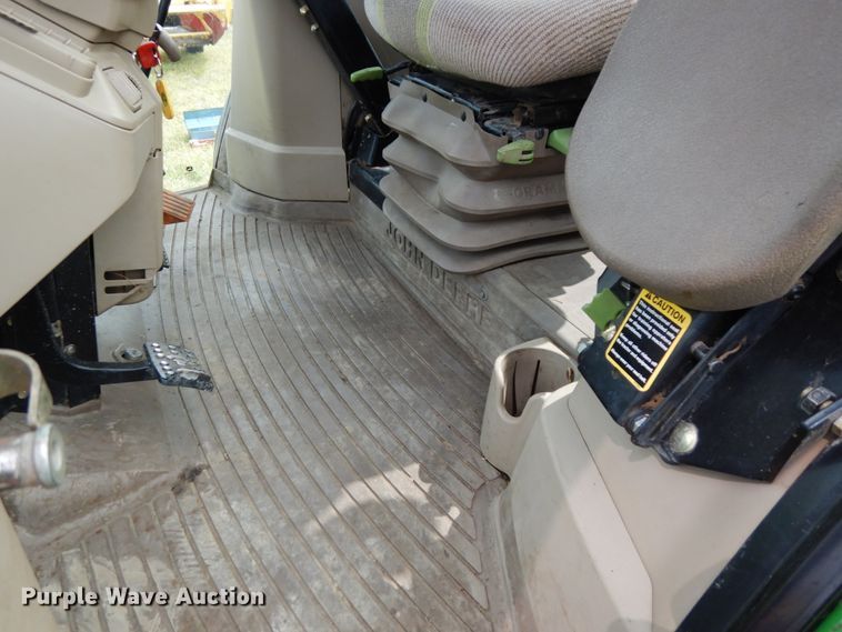 image for item DH6634 2010 John Deere 7230  MFWD tractor