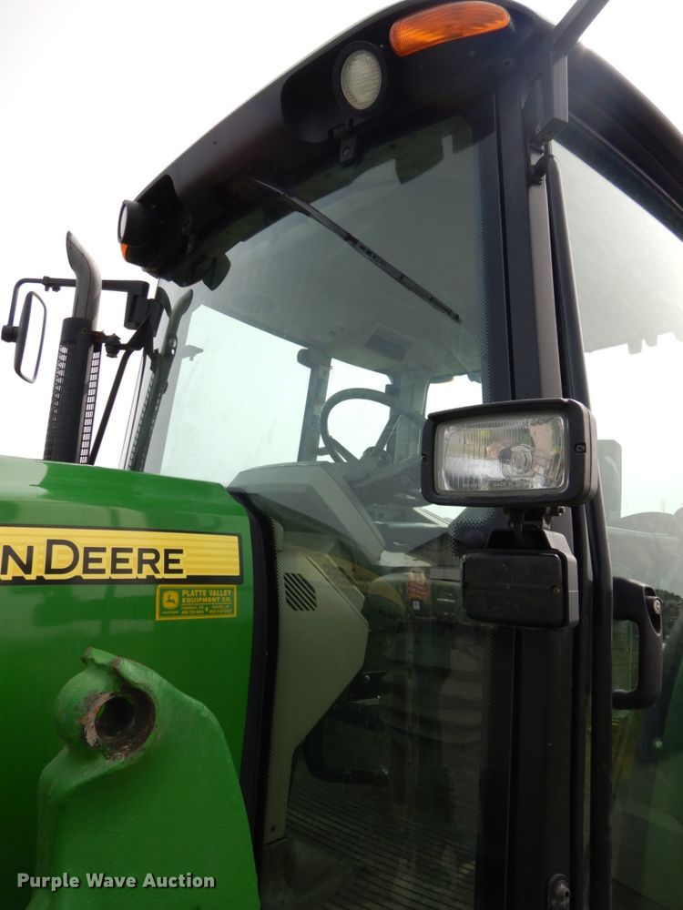 image for item DH6634 2010 John Deere 7230  MFWD tractor