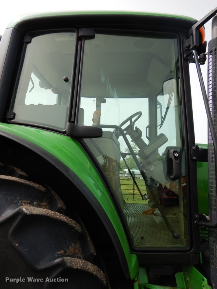 image for item DH6634 2010 John Deere 7230  MFWD tractor