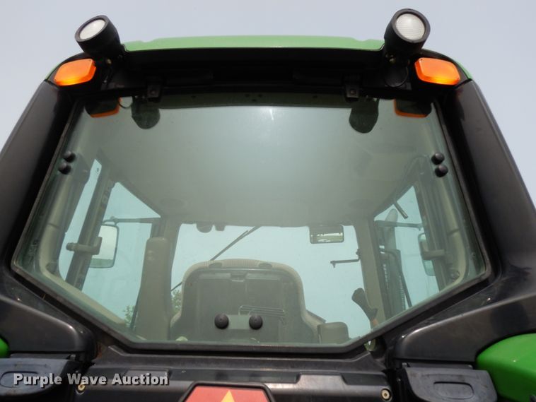 image for item DH6634 2010 John Deere 7230  MFWD tractor