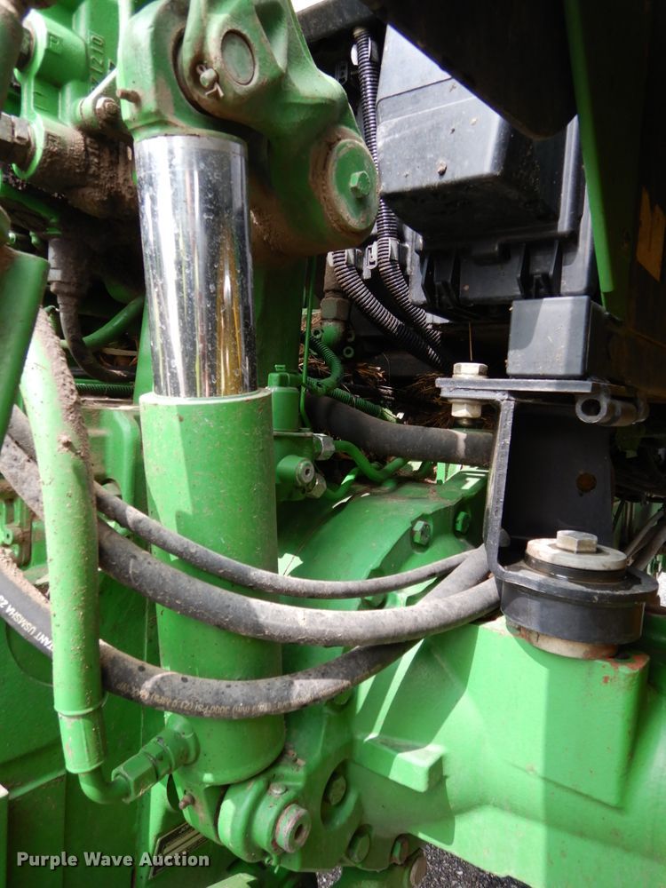 image for item DH6634 2010 John Deere 7230  MFWD tractor