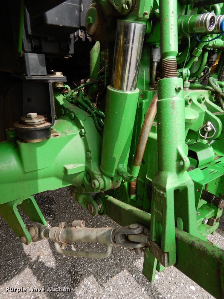 image for item DH6634 2010 John Deere 7230  MFWD tractor