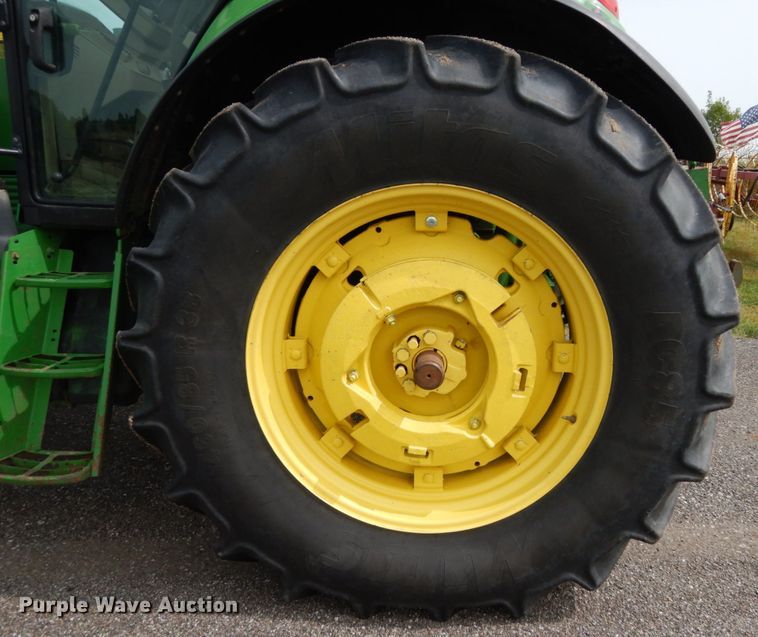image for item DH6634 2010 John Deere 7230  MFWD tractor