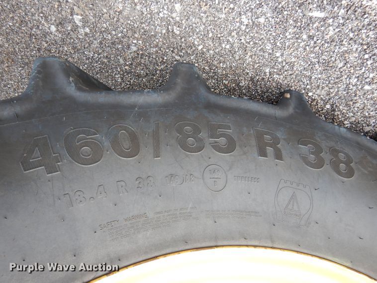 image for item DH6634 2010 John Deere 7230  MFWD tractor