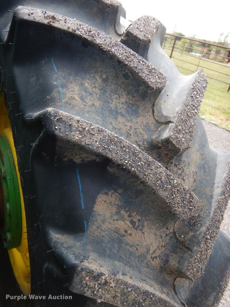 image for item DH6634 2010 John Deere 7230  MFWD tractor