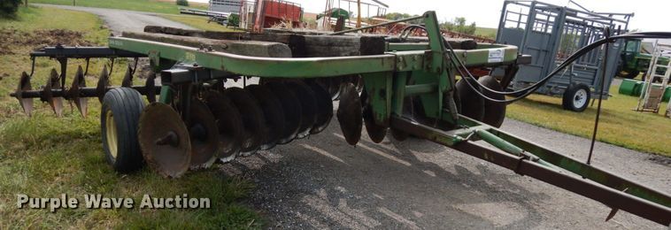 image for item DH6636 John Deere 210 tandem disk