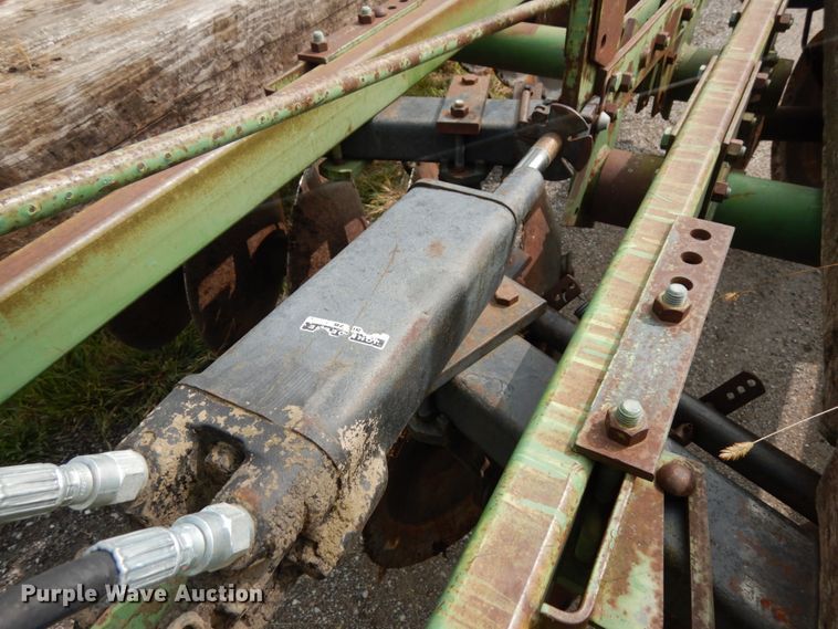 image for item DH6636 John Deere 210 tandem disk