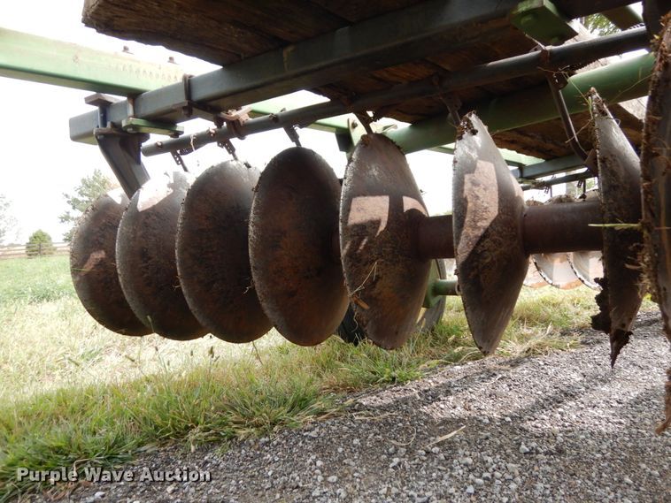 image for item DH6636 John Deere 210 tandem disk