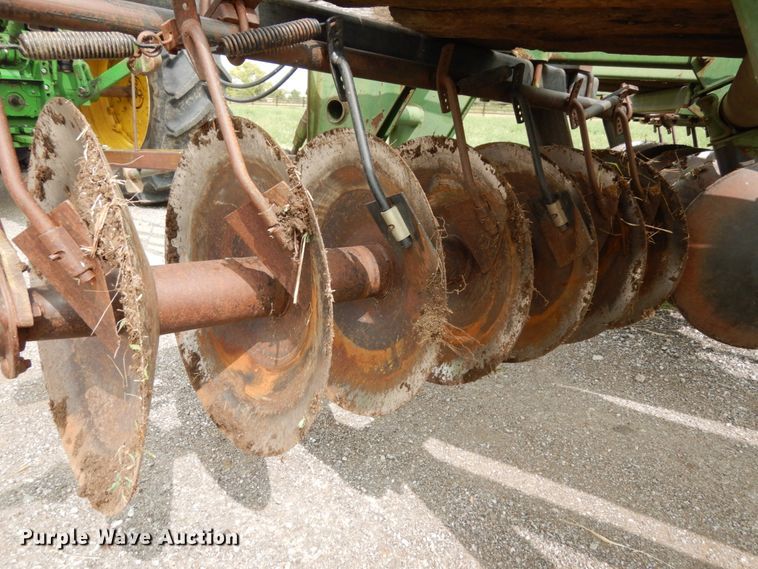 image for item DH6636 John Deere 210 tandem disk