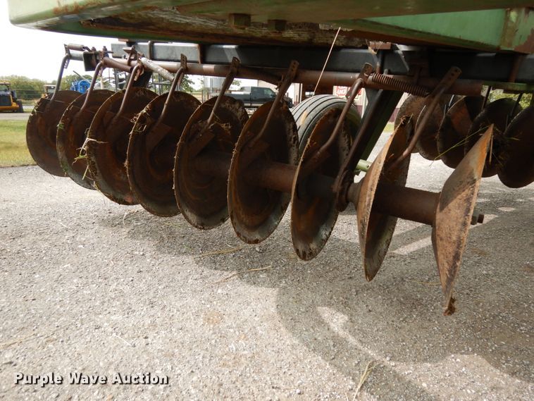 image for item DH6636 John Deere 210 tandem disk