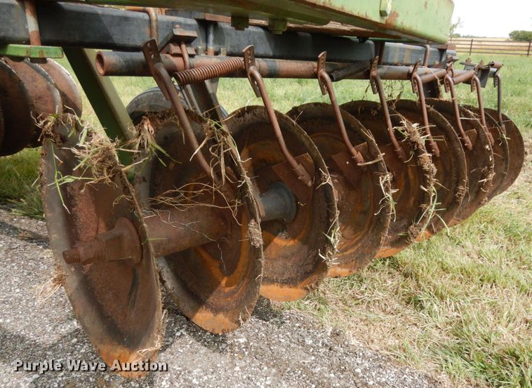 image for item DH6636 John Deere 210 tandem disk