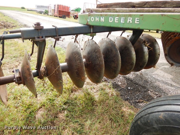 image for item DH6636 John Deere 210 tandem disk