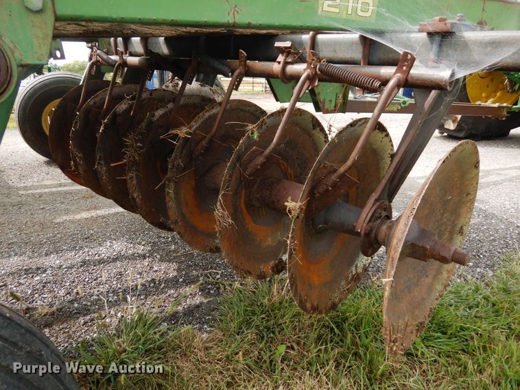 image for item DH6636 John Deere 210 tandem disk