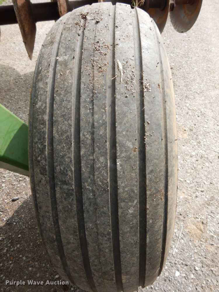 image for item DH6636 John Deere 210 tandem disk