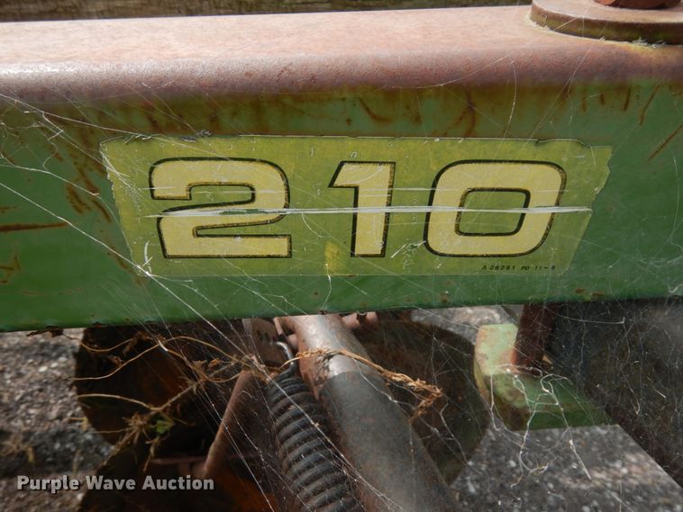 image for item DH6636 John Deere 210 tandem disk