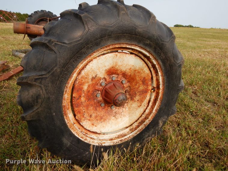 image for item DH6641 (4) Reinke irrigation towers