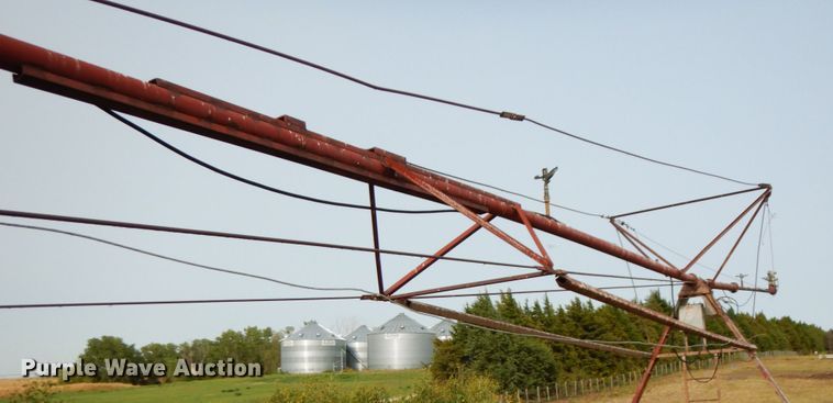 image for item DH6641 (4) Reinke irrigation towers