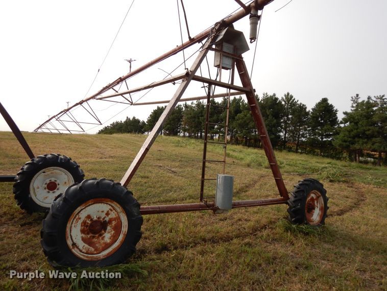 image for item DH6641 (4) Reinke irrigation towers