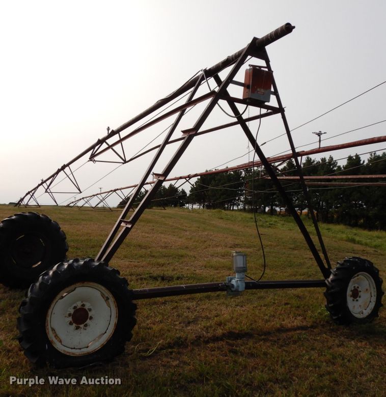 image for item DH6641 (4) Reinke irrigation towers