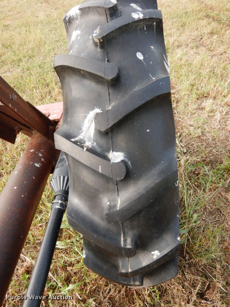 image for item DH6641 (4) Reinke irrigation towers