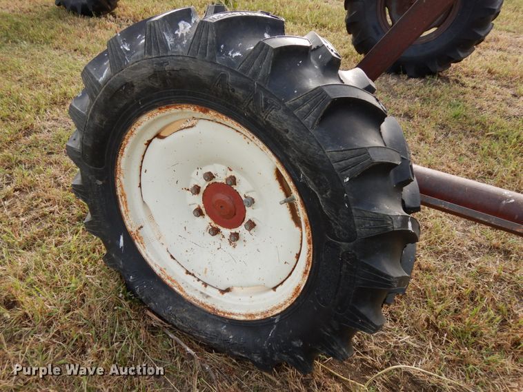 image for item DH6641 (4) Reinke irrigation towers