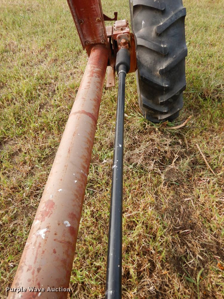 image for item DH6641 (4) Reinke irrigation towers