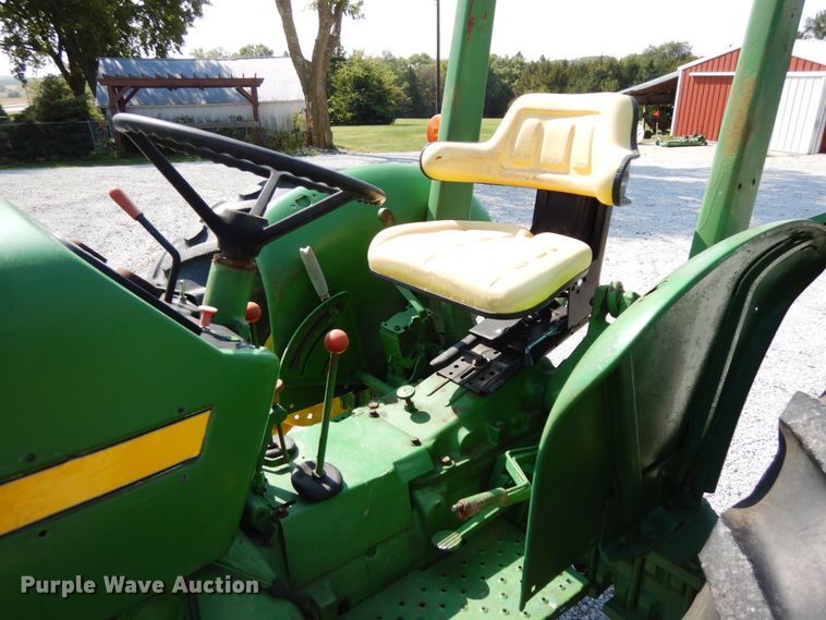 image for item DH6652 1983 John Deere 2150  tractor