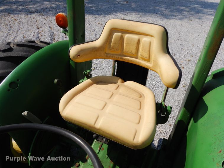 image for item DH6652 1983 John Deere 2150  tractor