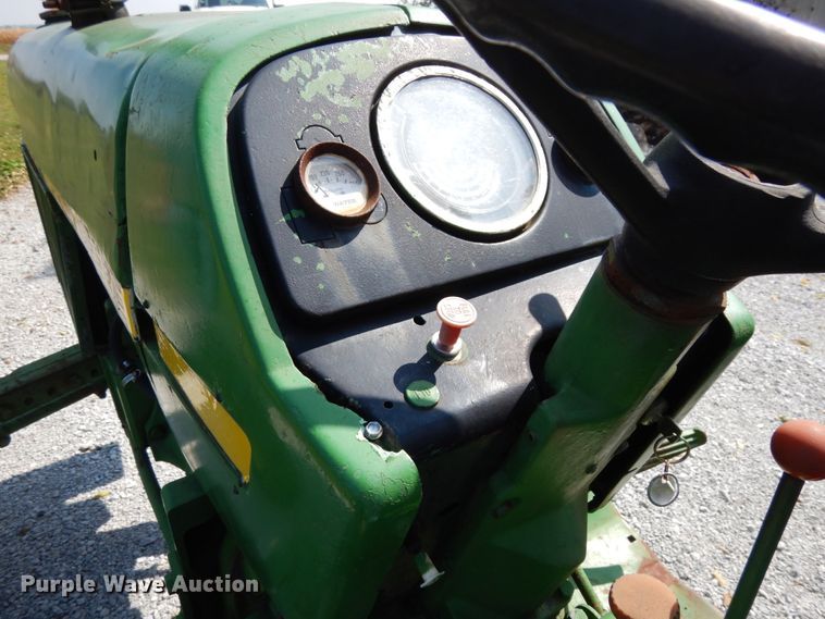 image for item DH6652 1983 John Deere 2150  tractor