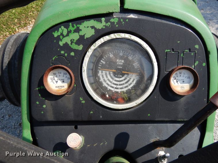 image for item DH6652 1983 John Deere 2150  tractor