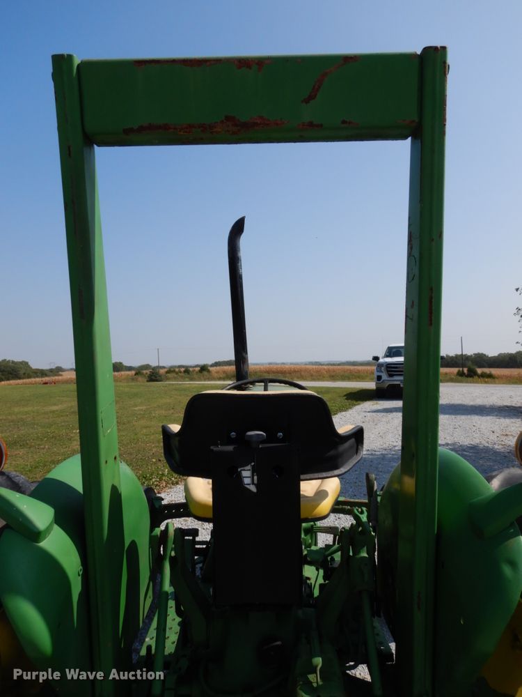 image for item DH6652 1983 John Deere 2150  tractor